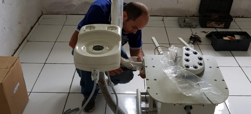 SEMUS realiza instalação de aparelho de raio-x odontológico na UBS do Portão