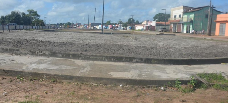 Prefeitura de Maracaçumé reinicia serviços na construção da nova Praça do Centro