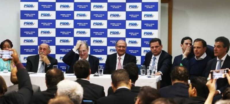 PSDB decide manter apoio ao governo Temer