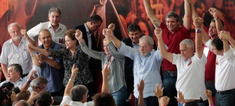 PT lança Lula pré-candidato após sentença