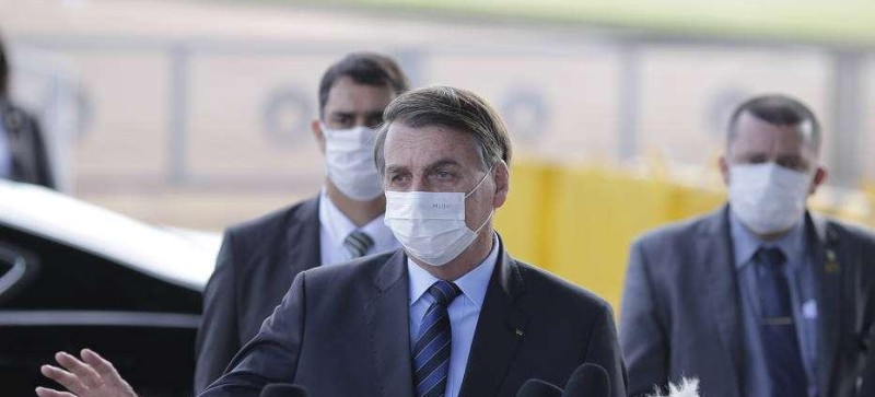 Bolsonaro atribui a trabalhadores falhas no pagamento do auxílio emergencial