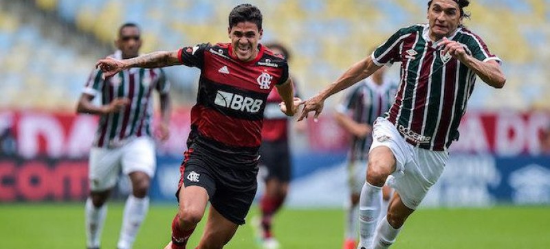 Flamengo vence Fluminense e sai em vantagem na final do Carioca