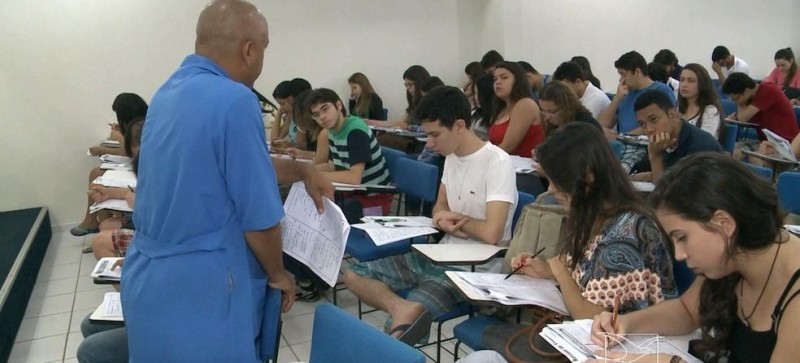 Governo do Maranhão autoriza retorno de aulas presencias em cursos pré-vestibulares, de idiomas e do último período de medicina