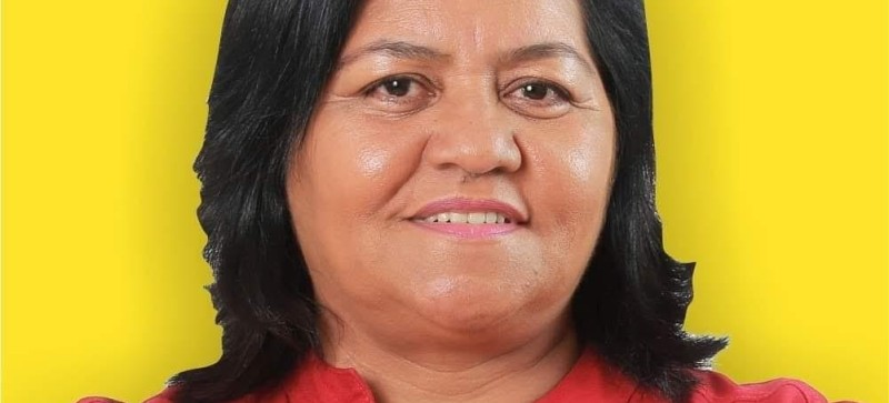 Sem salários, professores de Centro Novo cobram a ex-prefeita Diva Silva pelo pagamento de dezembro