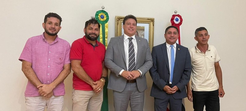 Enquanto oposição busca agulha no palheiro, Junior Garimpeiro reúne com Felipe Camarão