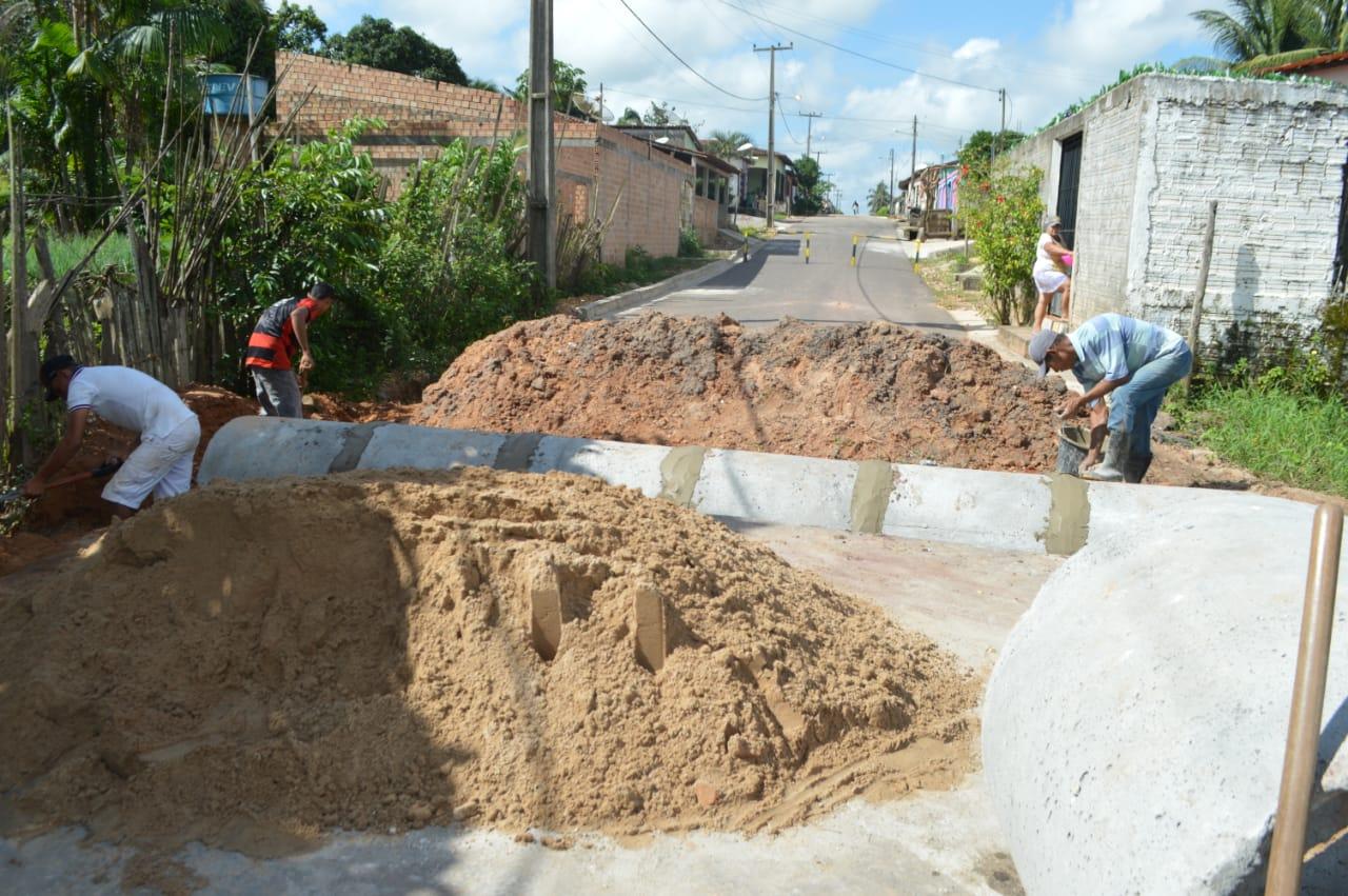 Prefeitura de Maracaçumé inicia a construção de mais um bueiro