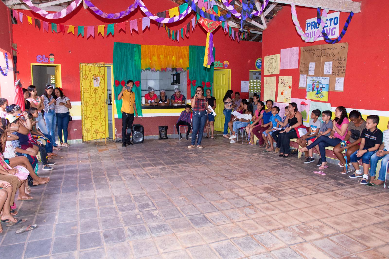 Festa de São João encerra atividades do 1º semestre na Escola 1º de Maio