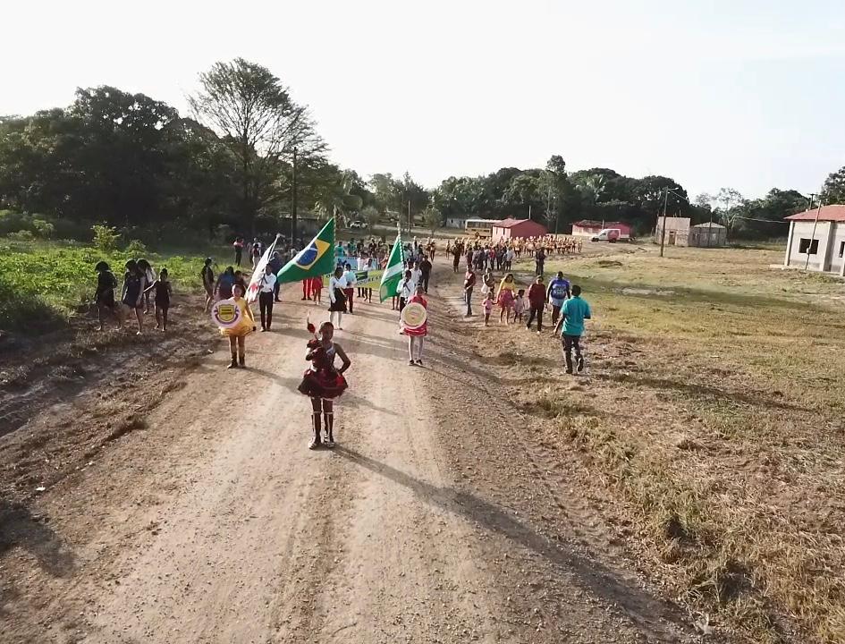 Desfile Cívico encanta moradores da Vila Paraense