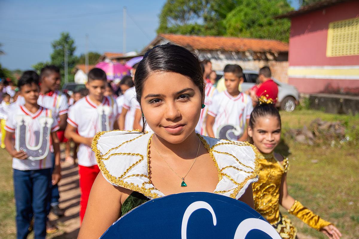Pela primeira vez moradores da Vila Menandes prestigiaram um desfile cívico na comunidade
