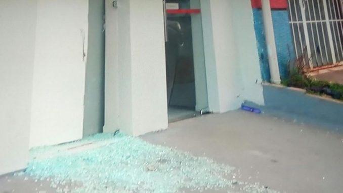 Bandidos explodem 3 agências bancárias no Maranhão