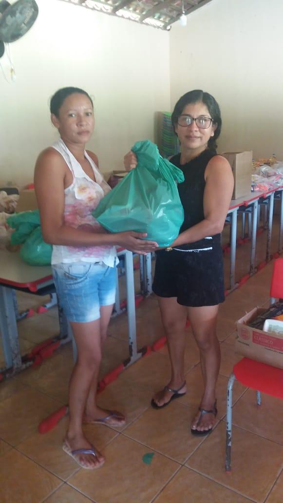 Prefeitura de Junco continua a distribuição de kits de alimentos aos alunos da rede municipal de ensino