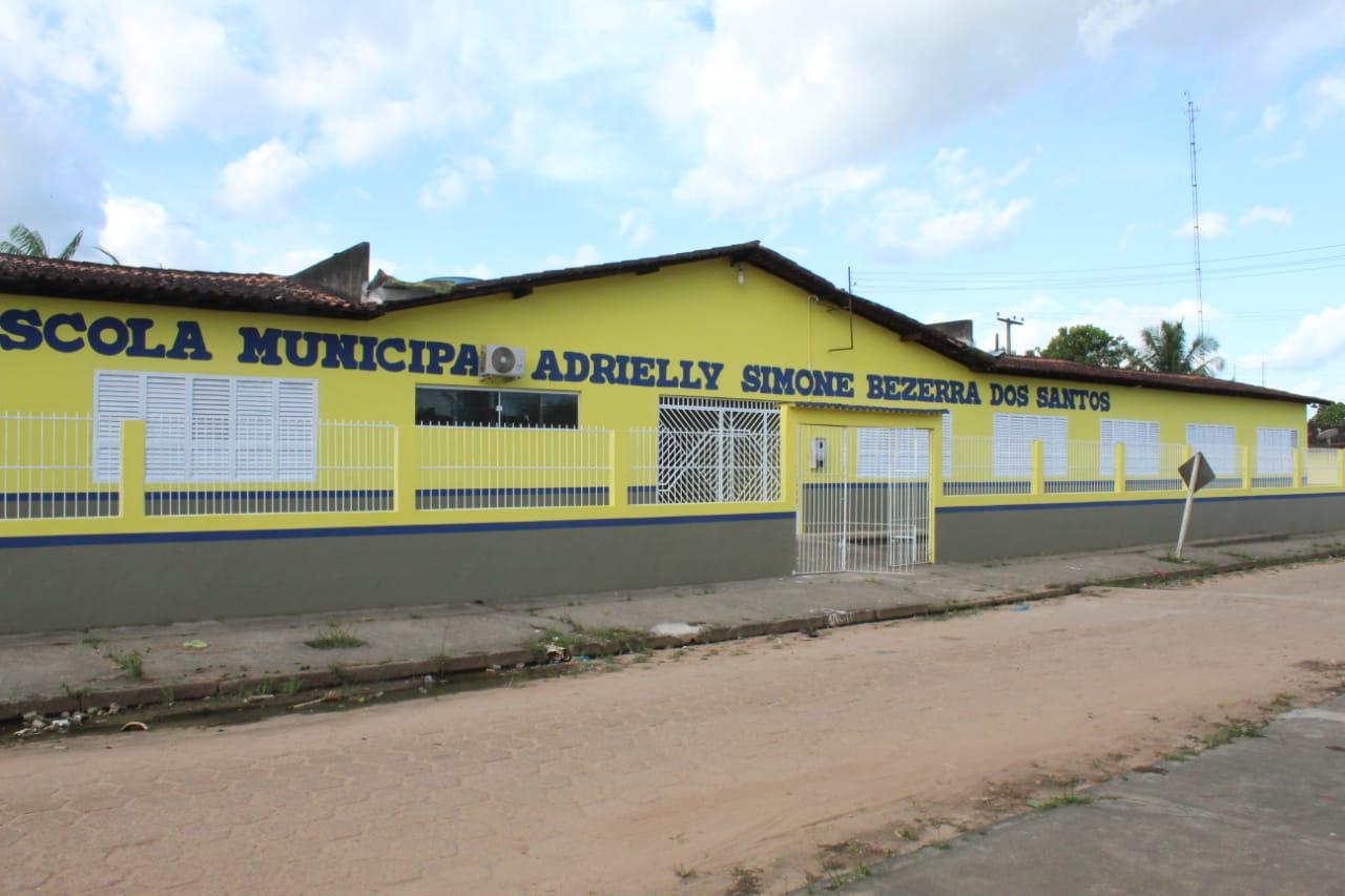 Escolas de Maracaçumé recebem serviço de manutenção e reforma