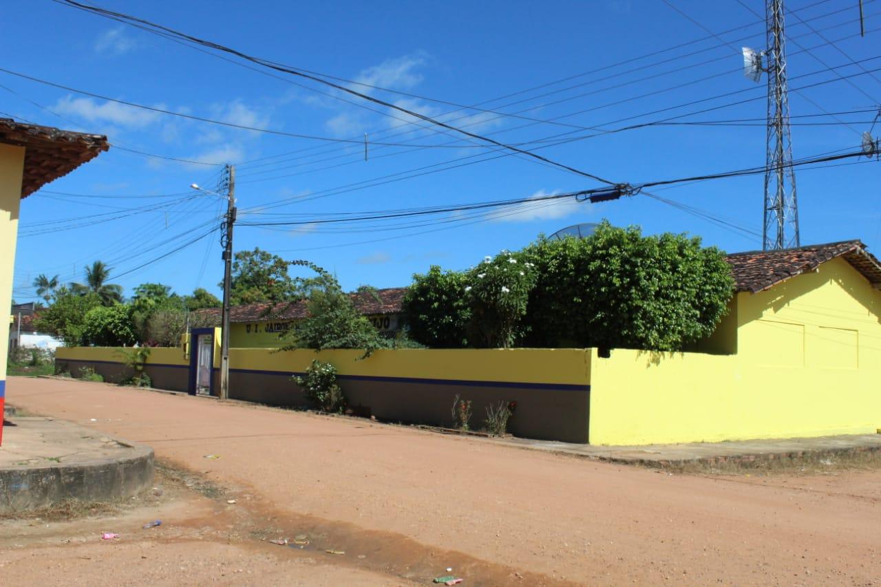 Escolas de Maracaçumé recebem serviço de manutenção e reforma rápida