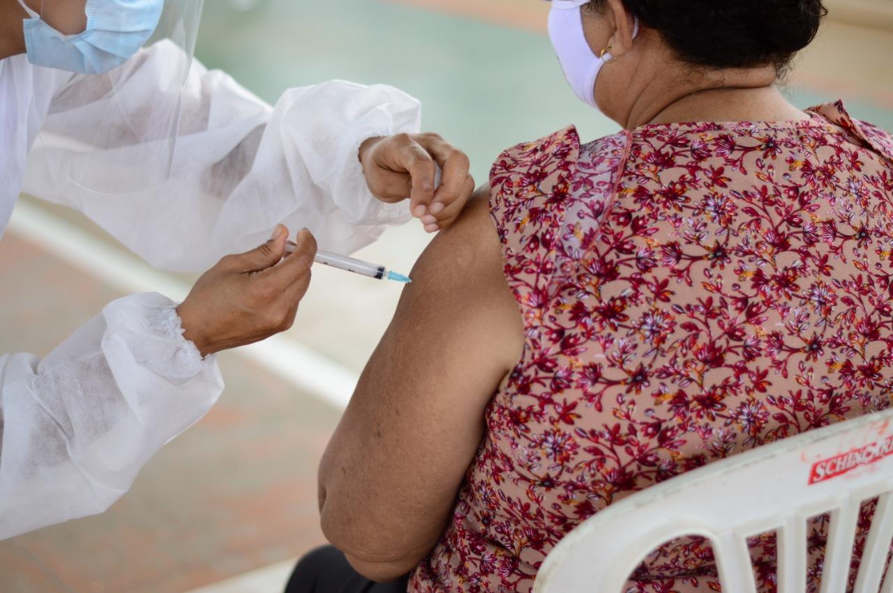 Em Presidente Médici idosos de 70 até 79 anos foram vacinados contra a Covid-19