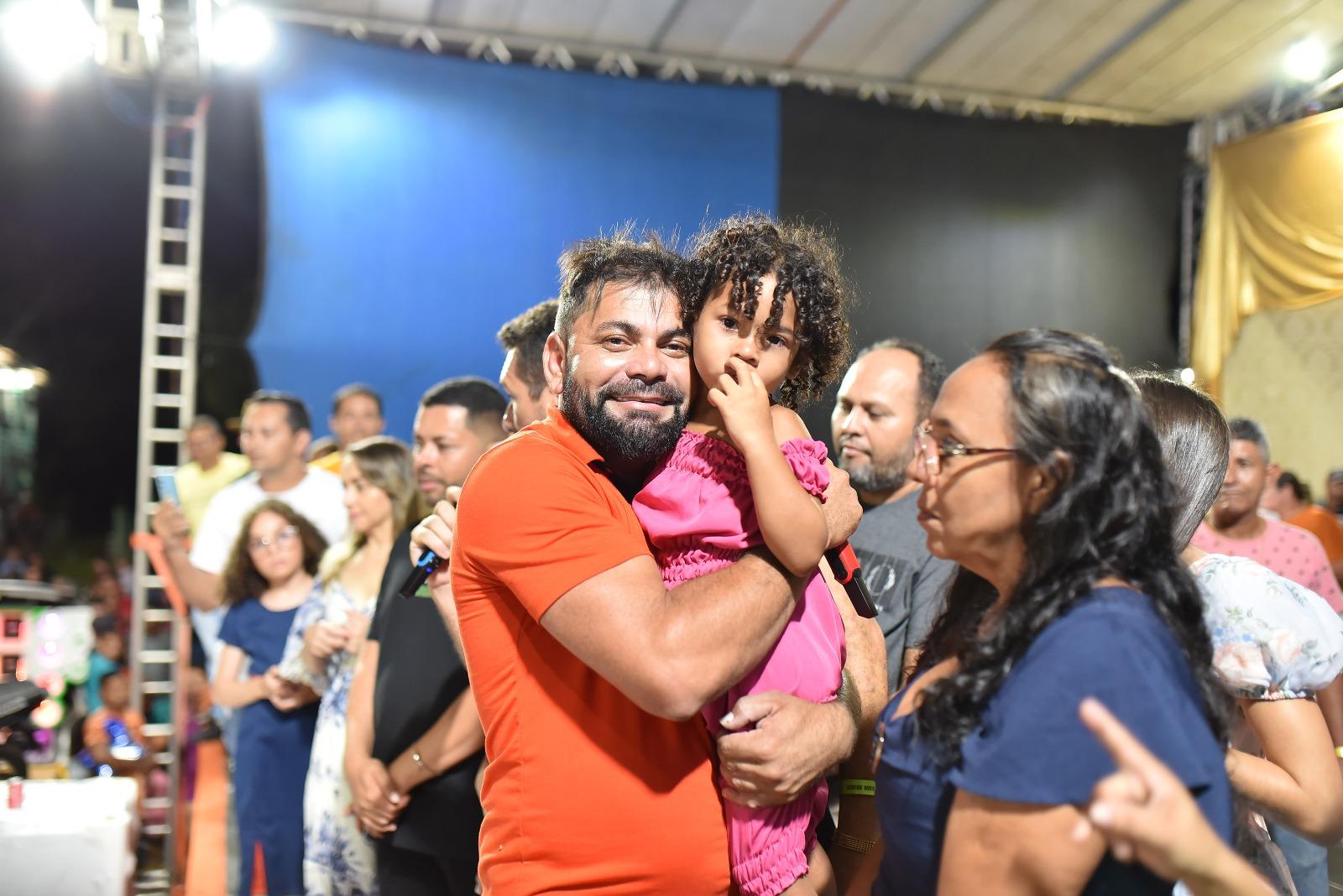 Dia dos Pais em Centro Novo confirma mais uma vez a humildade do prefeito Junior Garimpeiro